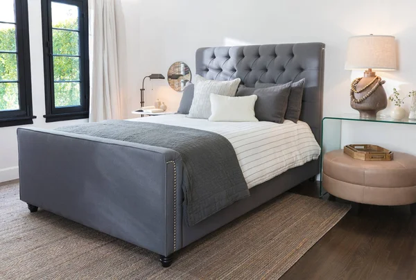 Upholstered Bed - California King Upholstered Bed Panel Bed Traditional - Leighton - Grey - Fabric - 78.7x22W x 95.7x22D x 58.7x2
