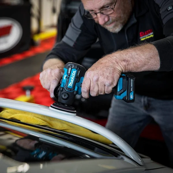 Makita VP01R1 12V Max CXT Lithium‐Ion Brushless 3x22 Polisher, 2x22 Sander Kit (2.0Ah)