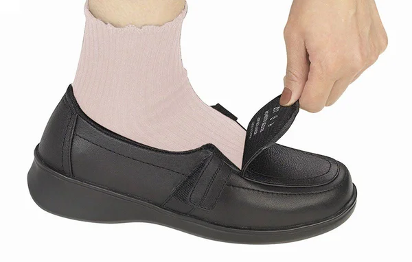 OrthoFeet Women's Chelsea, Black Leather