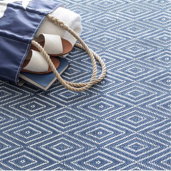 Dash & Albert Diamond Denim White Indoor/Outdoor Rug 2.5ft x 8ft