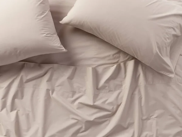 Coyuchi - 300 Thread Count Organic Percale Fitted Sheet Queen Quartz