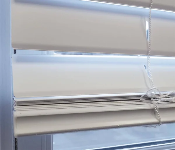Project Source Premium 2-in Slat Width 28-in x 72-in Cordless White Vinyl Room Darkening Plantation Blinds - LWQKWTWT274720