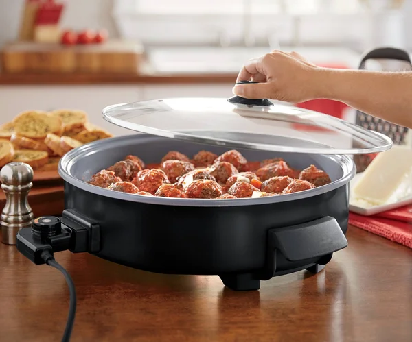 Dash 14-in. Rapid Skillet - Black