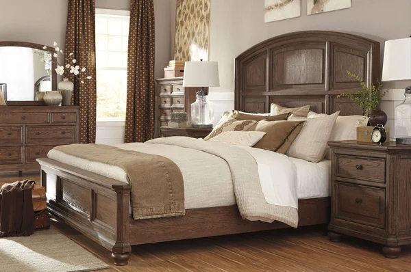 Maeleen Medium Brown Queen Panel Bed by Ashley