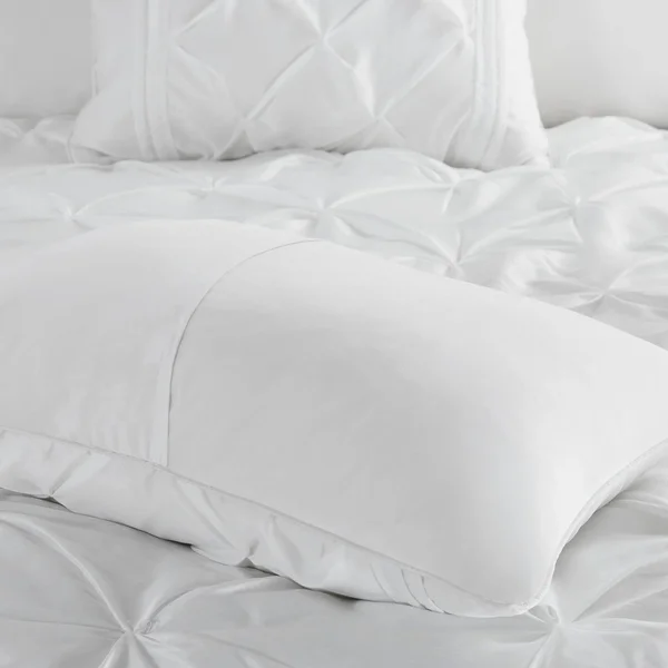 Madison Park - Laurel 7 Piece Tufted Comforter Set - White - King
