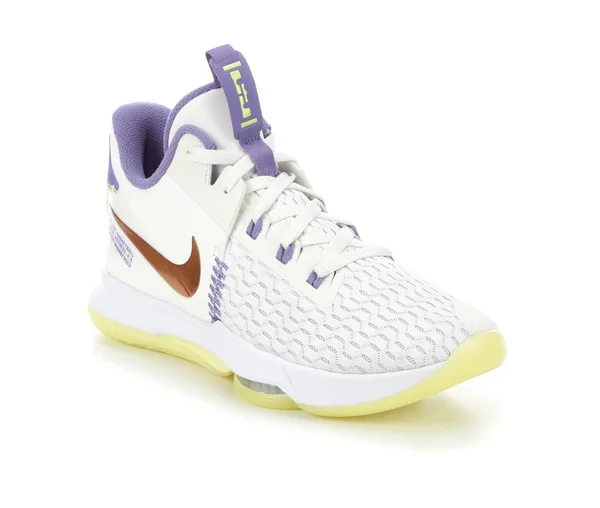 Nike Lebron Witness 5 Basketball Shoes in White/Summit White Size 8.5