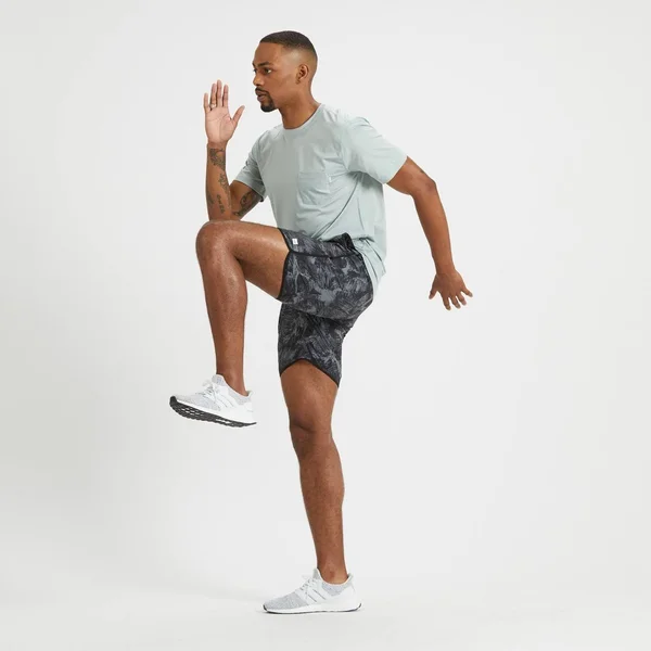 Vuori Men's Banks Short, Medium, Black Scribble