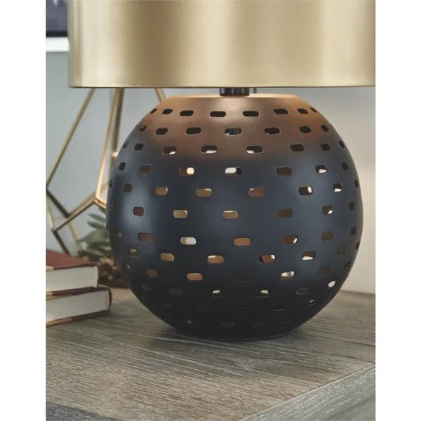 Bowery Hill Metal Table Lamp in Black and Gold - BH-4752-2008354