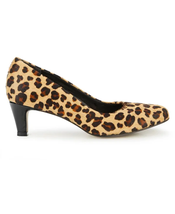 Walking Cradles Joy 6.5 Women's Leopard
