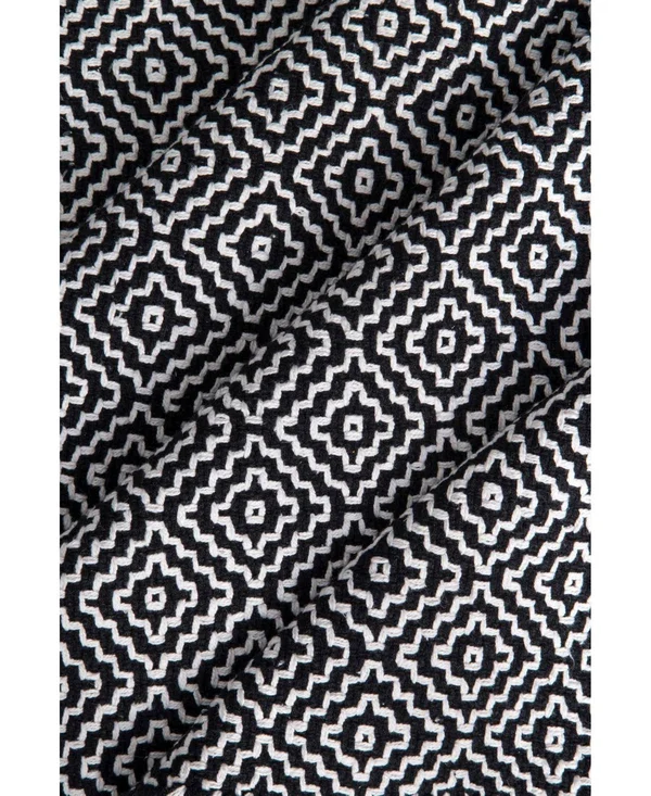 nuLOOM Hand Loomed Lorretta Black 8& x 10& Area Rug