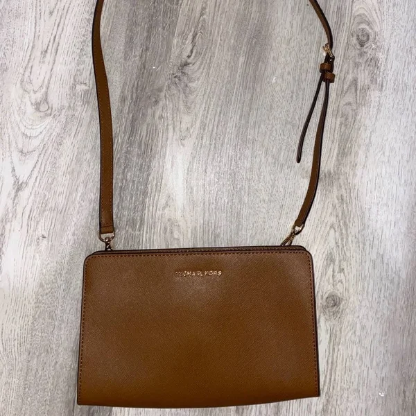 Michael Michael Kors Jet Set Travel Crossbody Clutch Luggage