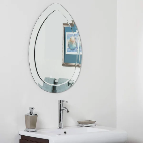Decor Wonderland Droplet Modern Bathroom Mirror - Silver
