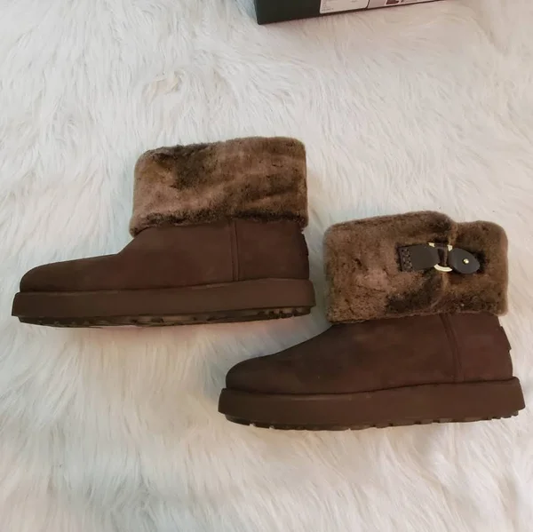 Ugg Women's Classic Berge Mini Suede in Brown - Size 6