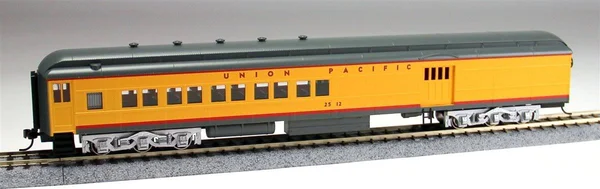 Bachmann 13605 HO Union Pacific 72& Heavyweight Combine #2512