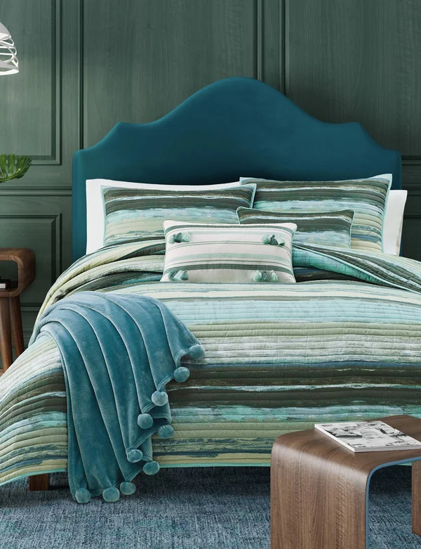 J. Queen New York Cordoba King Coverlet in Forest