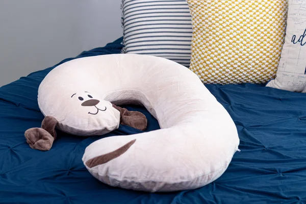 Leachco Snoogle Jr. - Luxuriously Soft Plush Puppy with Zippered
