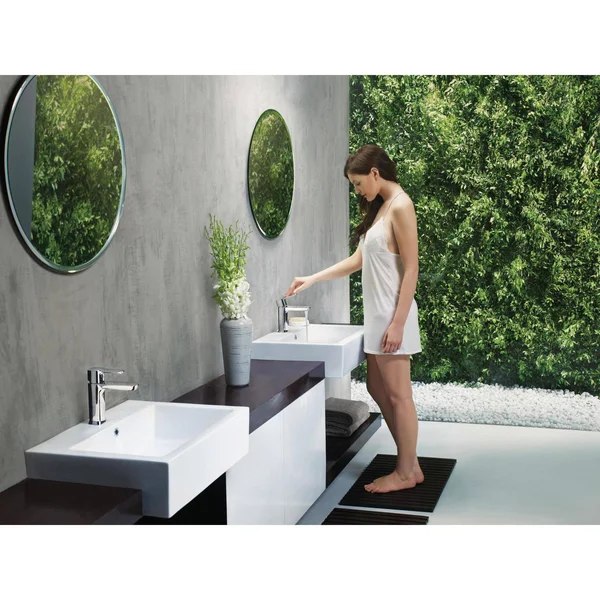 Delta Modern 581LF-HGM-PP Single Handle Project-Pack Bathroom Faucet Chrome