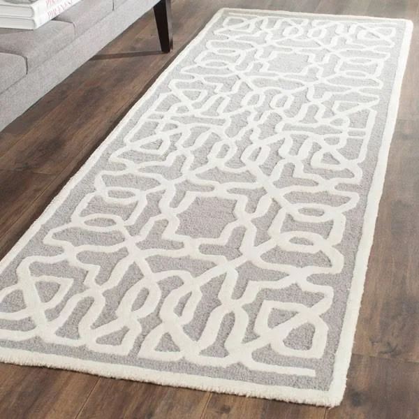 Safavieh Cambridge Silver & Ivory 2&-6x22 x 8& Rug