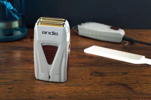 Andis 17150 Profoil Lithium Titanium Foil Cord or Cordless Shaver, White