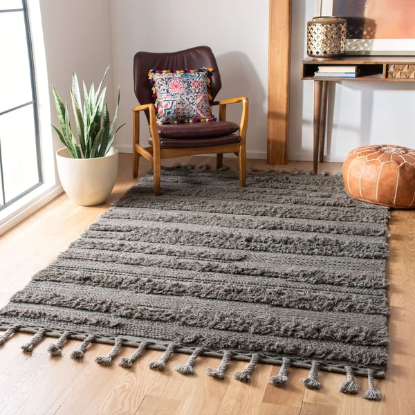 Safavieh Casablanca CSB450G 5& x 8& Silver Area Rug