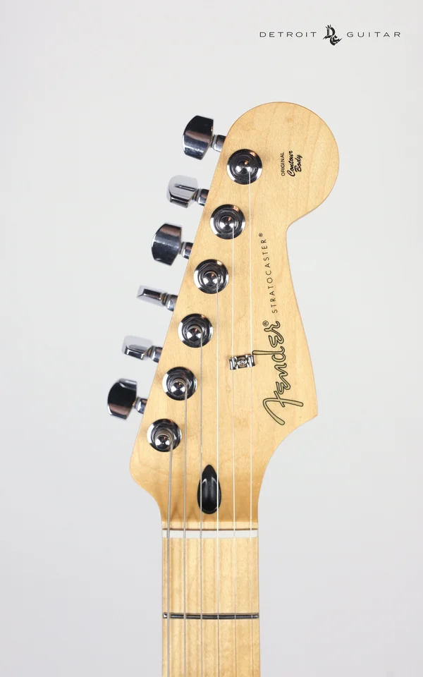 Fender Player Stratocaster, Maple Fingerboard, Black