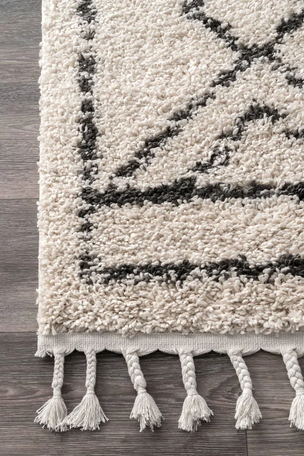 nuLOOM Mackie Moroccan Diamond Tassel Shag Runner Rug, 2& 8x22 x 8&, Off White