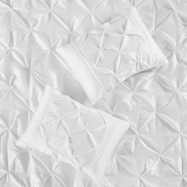 Madison Park - Laurel 7 Piece Tufted Comforter Set - White - King
