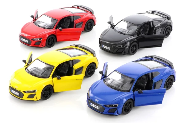 Kinsmart 2019 Audi R8 Coupe Diecast Car Set - Box of 12 5-Inch Diecast Model Cars, Assorted Colors