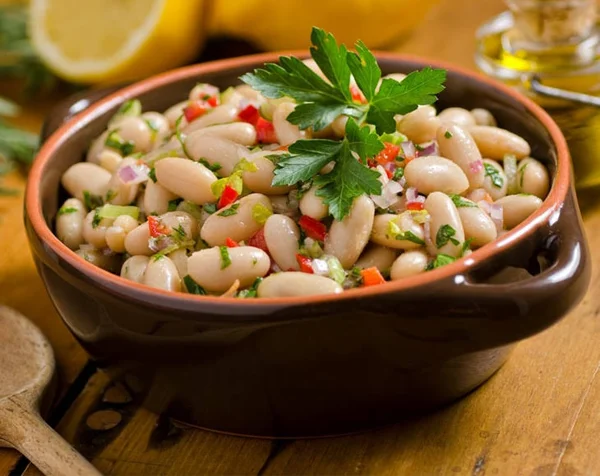 Organic Cannellini Beans by Food to Live (Raw, Dried, Non-GMO, White Kidney Beans in Bulk, Product of The USA) 15 Pounds
