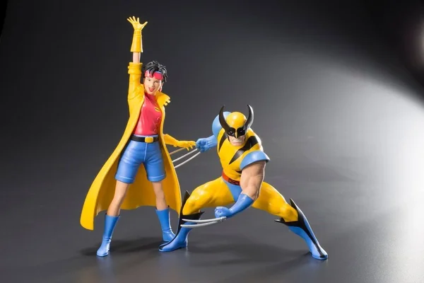 Marvel Universe - X-Men: Wolverine & Jubilee 2 Pack [ARTFX+]