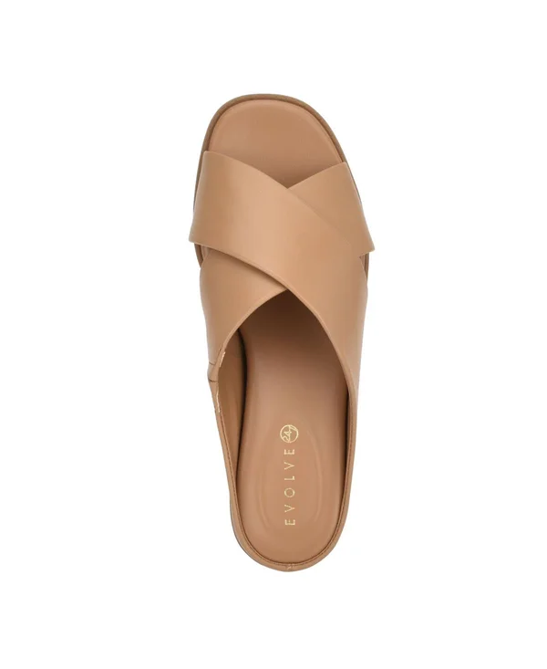Evolve by Easy Spirit Odyssa 5.5 Women's Camel