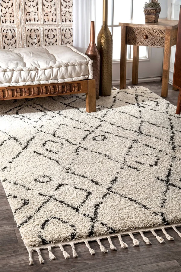 nuLOOM Nieves Moroccan Diamond Tassel Off White 4& x 6& Rug