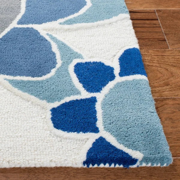 8& x 10& Rectangular Area Rug - White, Safavieh