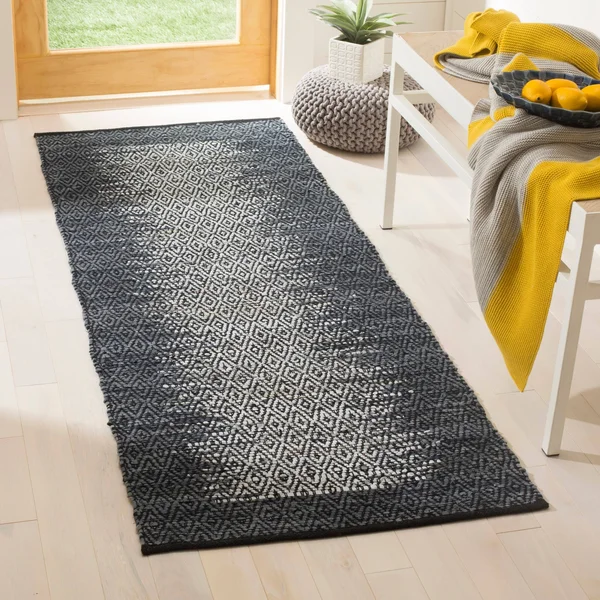 Safavieh Vintage Leather VTL387B 6&0x22 x 6&0x22 Round Light Grey, Charcoal Area Rug