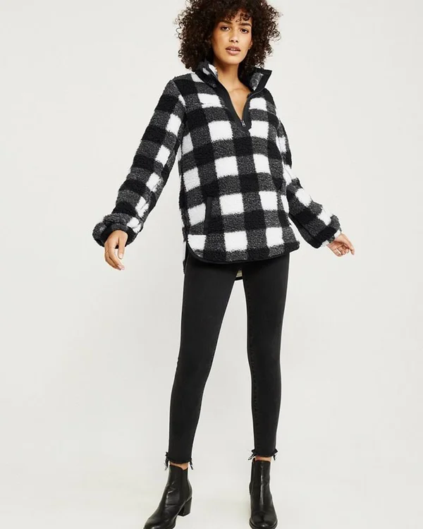 Abercrombie & Fitch Women's The Essential A&F Sherpa Fleece in White and Black Check - Size XS