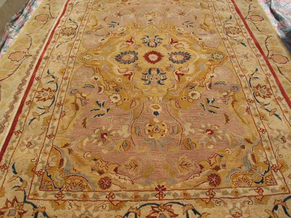 Safavieh Anatolia Gold/Ivory Area Rug; Round 6&