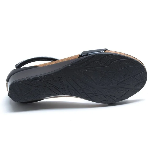 Women's Naot Pixie Oil Olive/Arizona Tan/Pewter - in Size 36