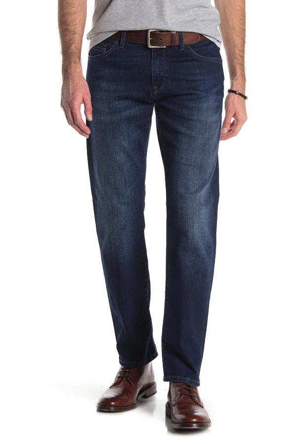Zach Straight Jeans - 30-34x22 Inseam