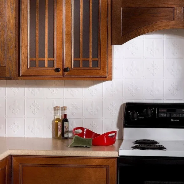 Fasade Fleur De Lis in Matte White Backsplash 15 Square Foot Kit