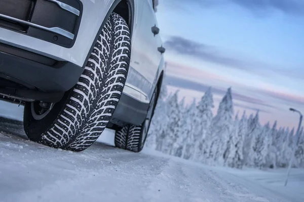 (1) New Nokian Hakkapeliitta 9 SUV 275/40R21 107T XL Studded Tires