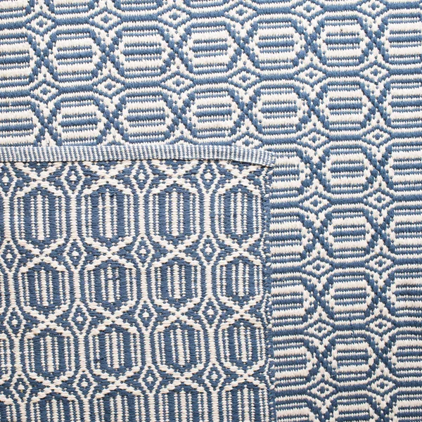Safavieh Montauk Ivory/Blue 6 ft. x 6 ft. Square Area Rug