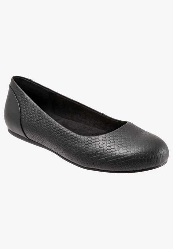 SoftWalk Women's Sonoma Ballet Flat - Size: 7.5, Black Snake Leather