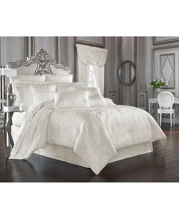 J Queen New York Bianco Comforter Set - White - Queen