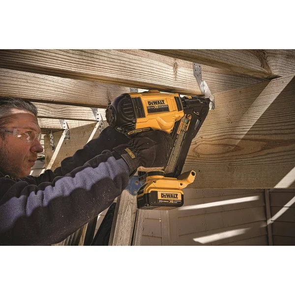 DeWalt DCN693M1 20V Max Cordless Metal Connector Nailer