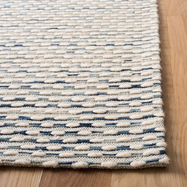 Safavieh 8& x 10& Marbella Marbella Beige Rug