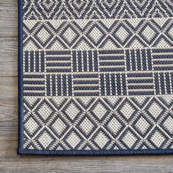nuLOOM Frontier Striped Lattice Indoor/Outdoor Area Rug - Size: 8& x 10&