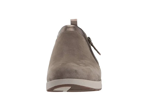Clarks Un Adorn Zip 6.5 Women's Taupe