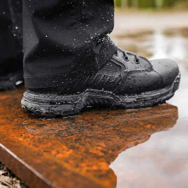 Danner Men's StrikerBolt 6 in. GTX Boot Black 11