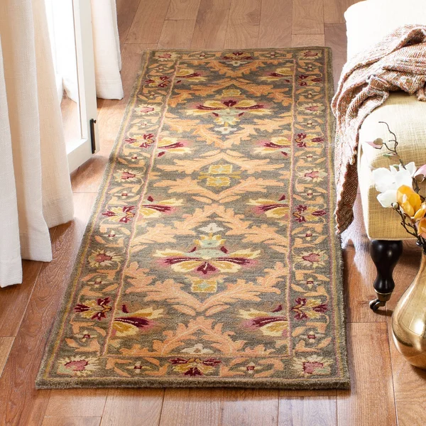Safavieh Antiquities AT54A 3&0x22 x 5&0x22 Wine, Gold Area Rug