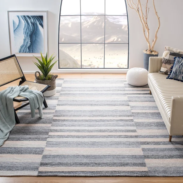 Safavieh Striped Kilim STK411C 5&0x22 x 8&0x22 Grey Area Rug